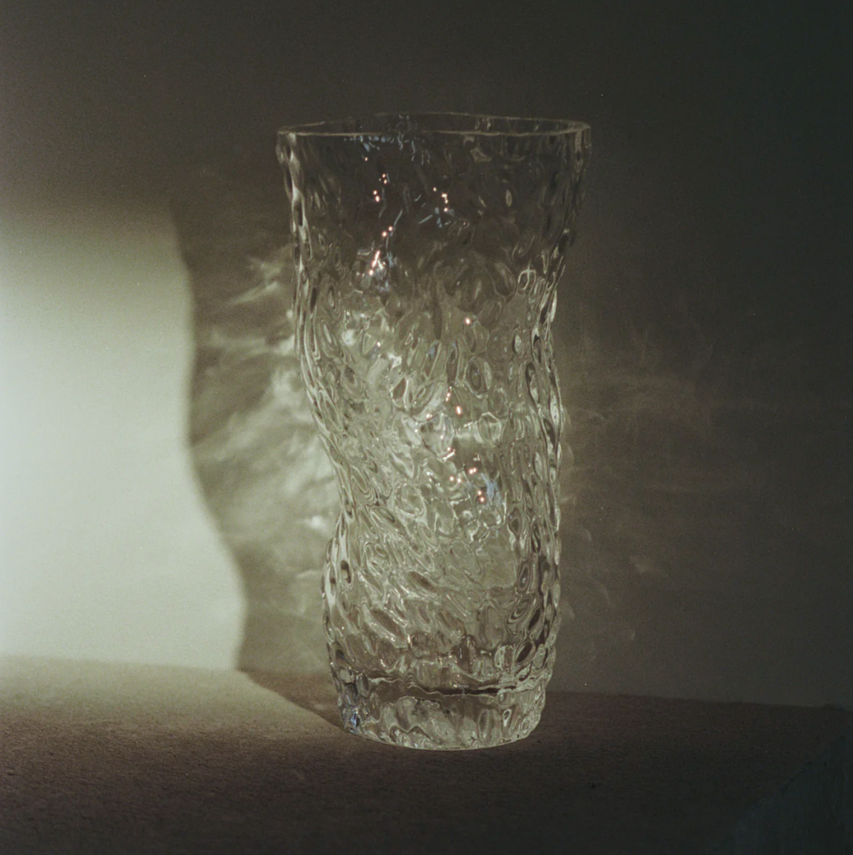 Ostrea Rock Glass Vase - Clear