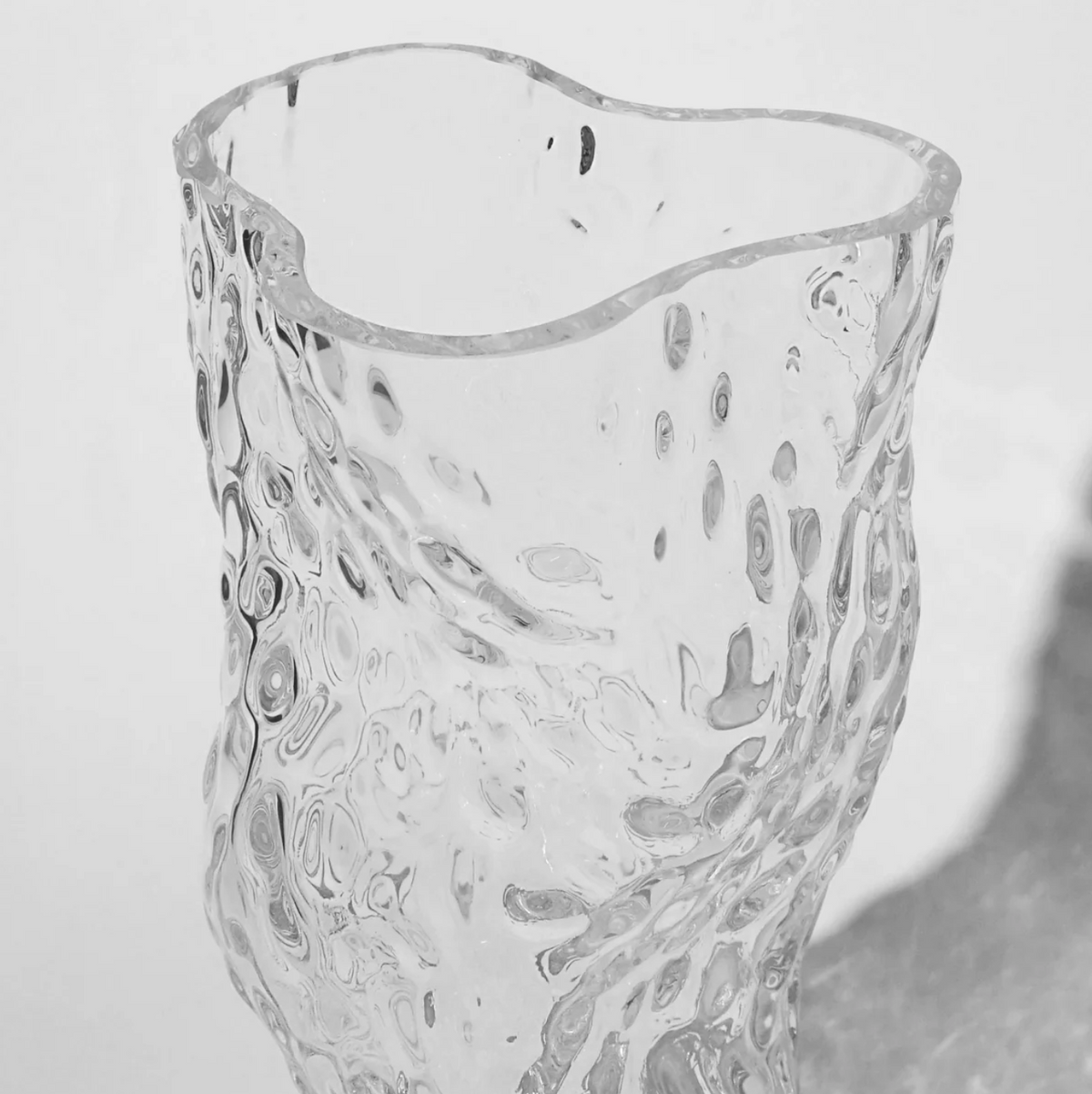 Ostrea Rock Glass Vase - Clear